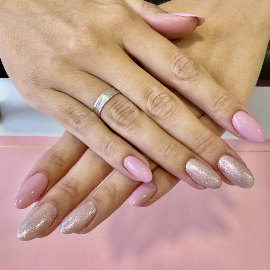 Lily Nails #sarajevo Gel lak Ojačavanje prirodnih noktiju gelom - ruke