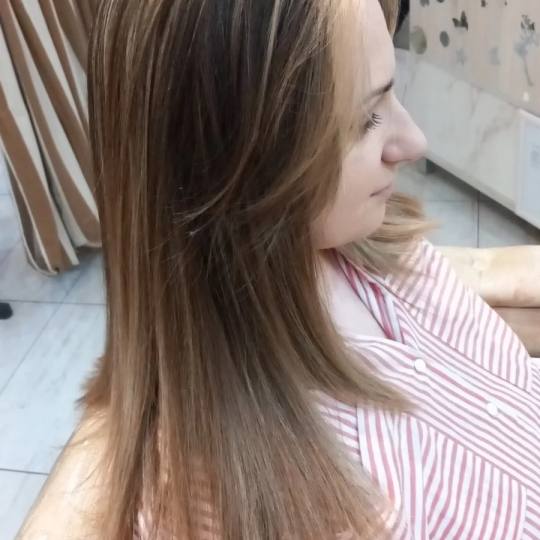 Poezija ljepote #sarajevo Farbanje kose Povrsinski pramenovi na foliju + žensko šišanje + feniran