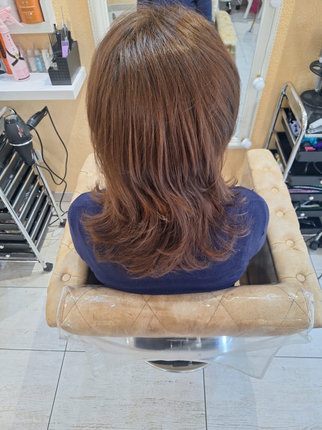 Poezija ljepote #sarajevo Farbanje kose Farbanje cijele dužine + žensko šišanje + feniranje - kosa srednje dužine