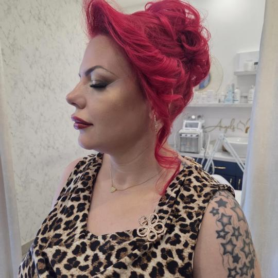 Angels Beauty - Banja Luka #banjaluka Make-up / šminkanje Profesionalno šminkanje + vještačke tr