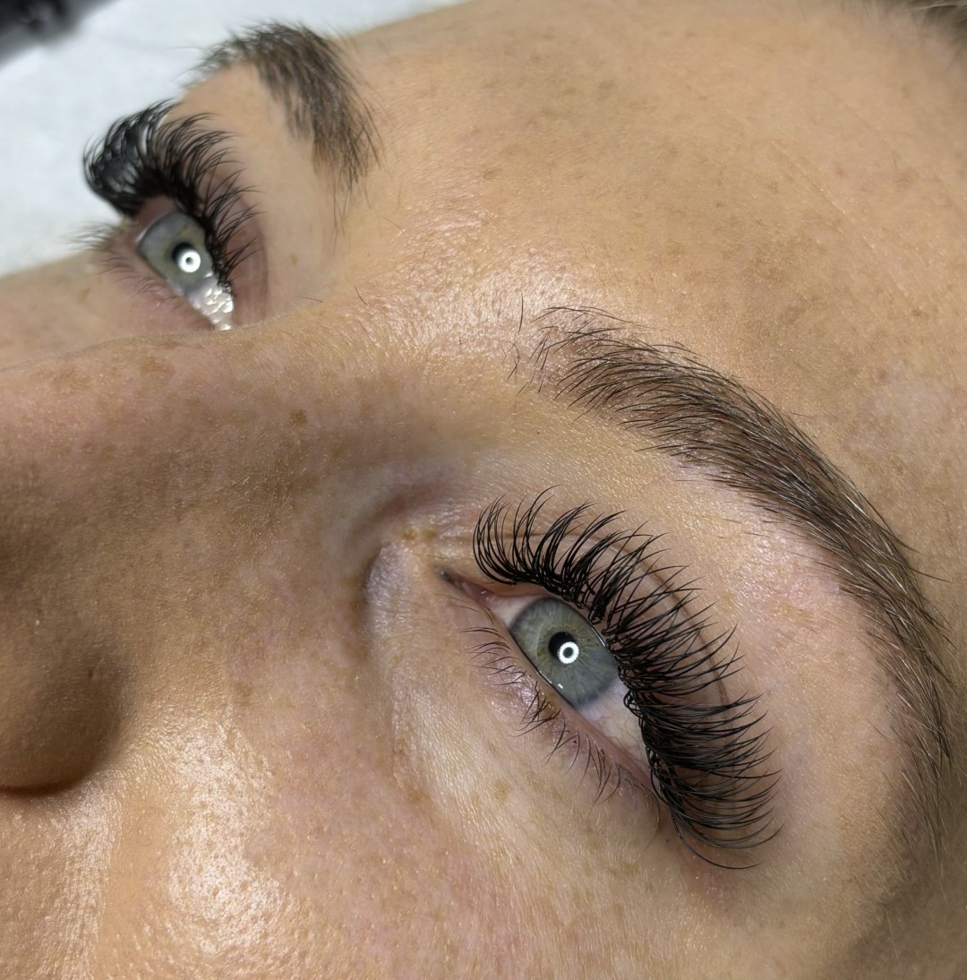 Omorfia #sarajevo Nadogradnja trepavica Nadogradnja trepavica - klasične trepavice