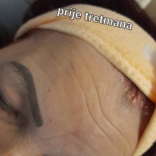 Poezija ljepote #sarajevo Ojačavanje noktiju Tretman zlatnim + srebrnim nitima lice