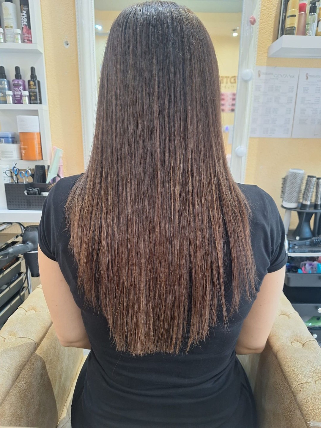 Poezija ljepote #sarajevo Žensko šišanje Žensko šišanje + pranje kose + feniranje - srednje duga kosa