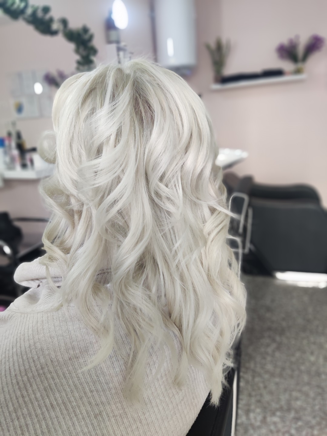 Blajhanje - kosa srednje dužine - L'Amour beauty studio, Sarajevo Blajhanje kose Frizerski saloni Blajhanje kose, Sarajevo, Novo Sarajevo - Novi Grad