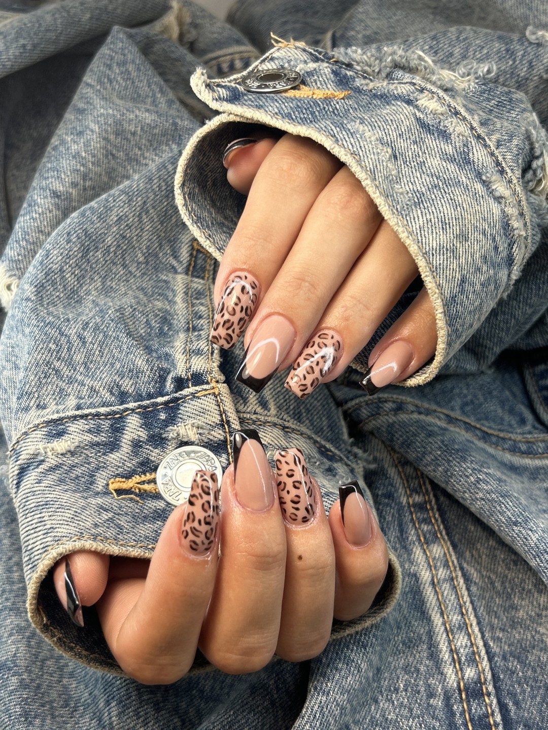 Idelle Studio #sarajevo Izlivanje noktiju Izlivanje noktiju gelom - M dužina