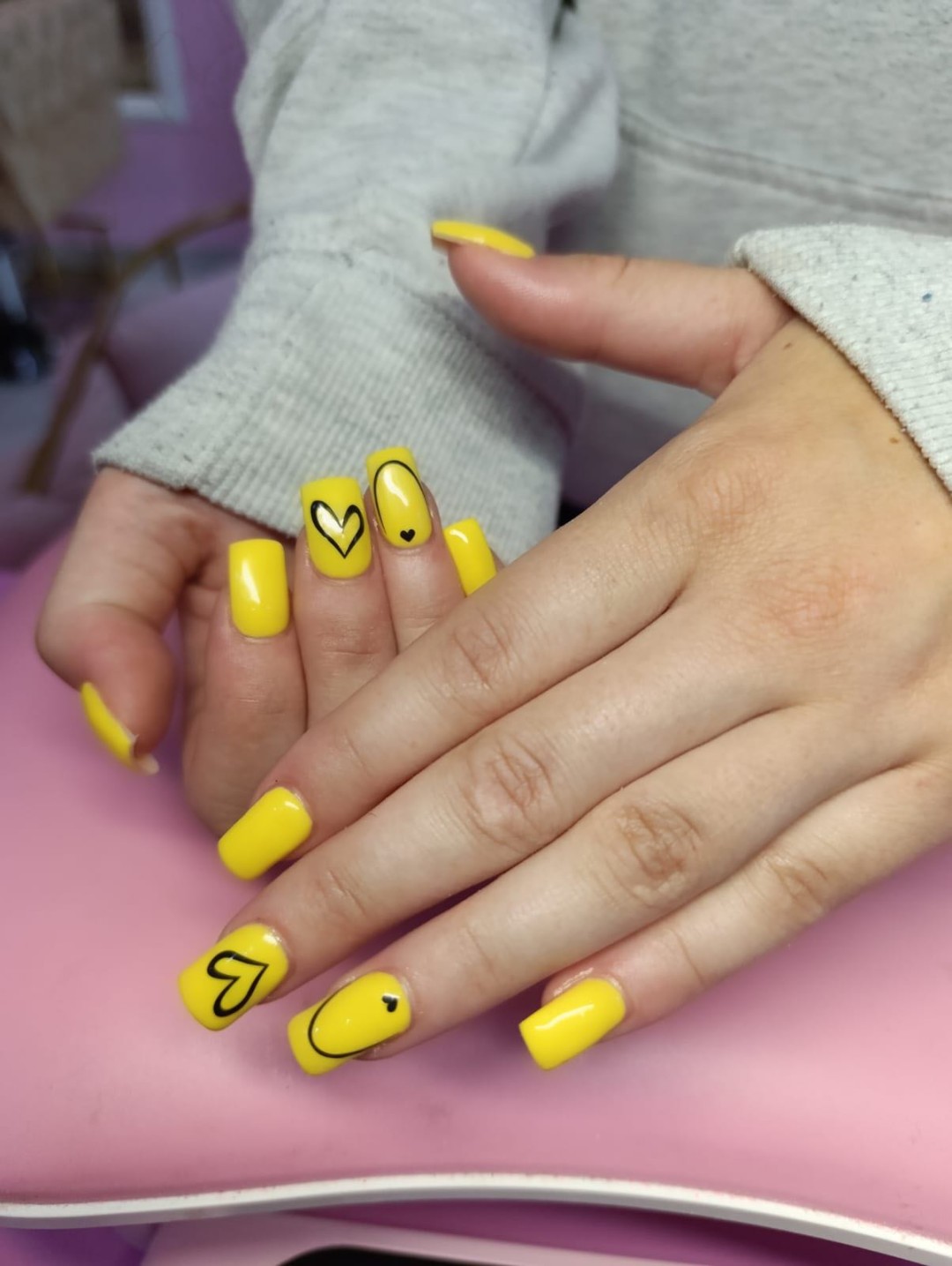 Nadogradnja noktiju tipsama - Poezija ljepote, Sarajevo Nadogradnja noktiju Nokti Nadogradnja noktiju, Sarajevo, Novo Sarajevo - Novi Grad