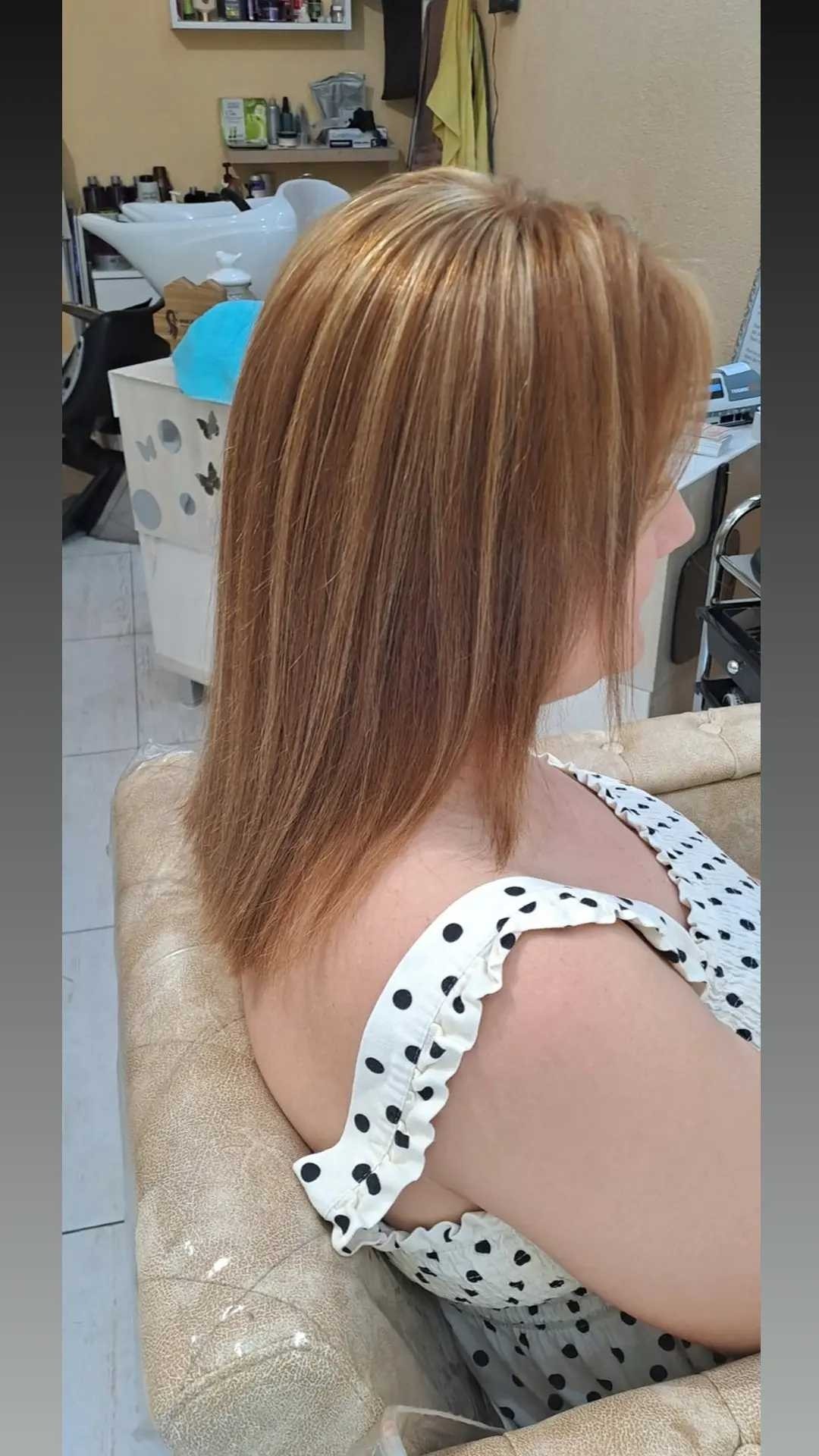 Povrsinski pramenovi na foliju + žensko šišanje + feniranje - srednje duga kosa - Poezija ljepote, Sarajevo Farbanje kose Frizerski saloni Farbanje kose, Sarajevo, Novo Sarajevo - Novi Grad