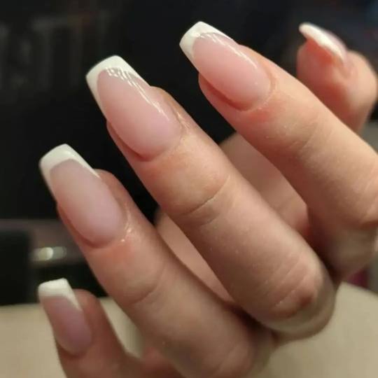 L'Amour beauty studio #sarajevo Izlivanje noktiju Izlivanje noktiju gelom