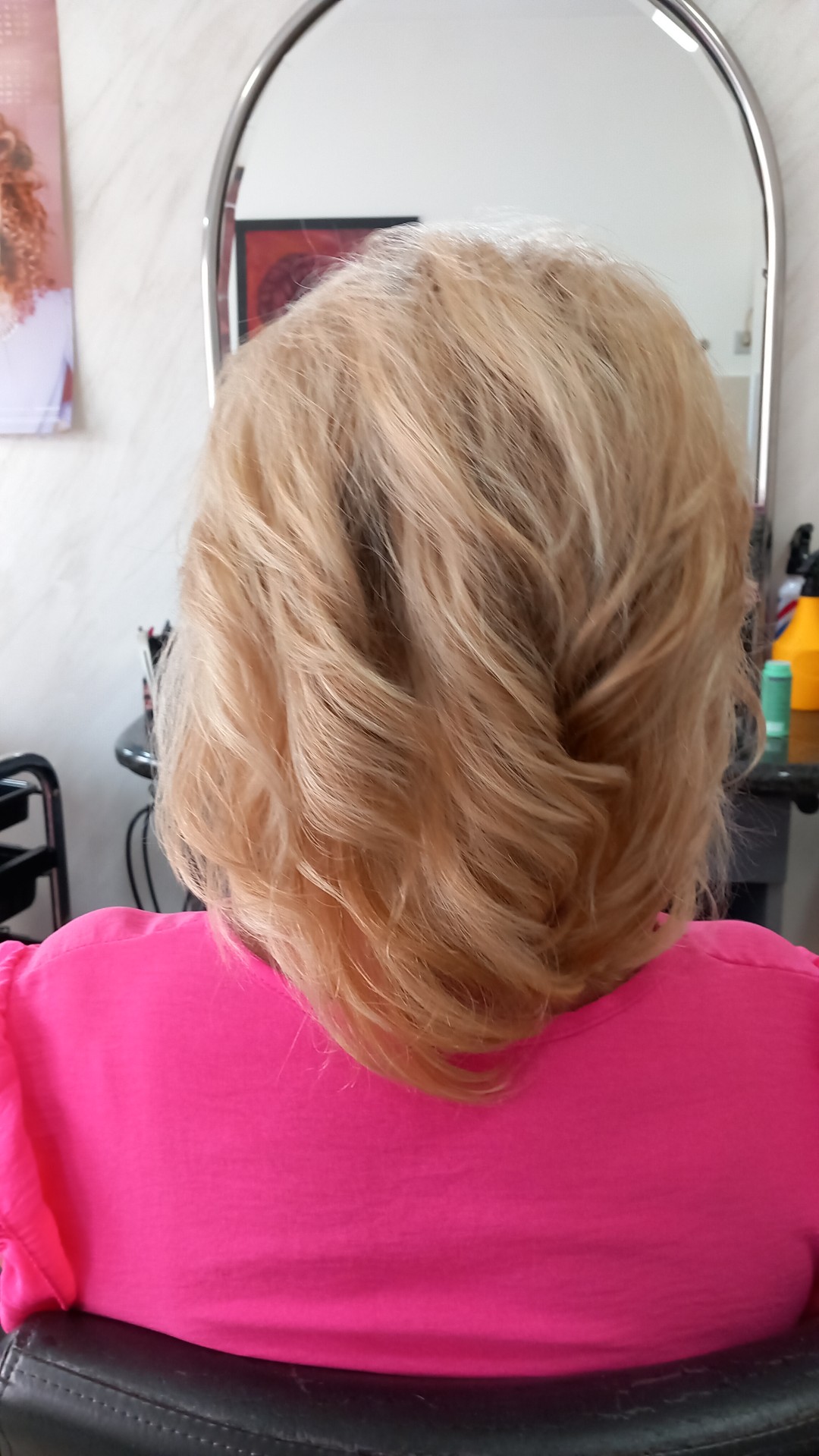 Snježana #sarajevo Feniranje i stilizovanje Feniranje na talase - kosa srednje dužine