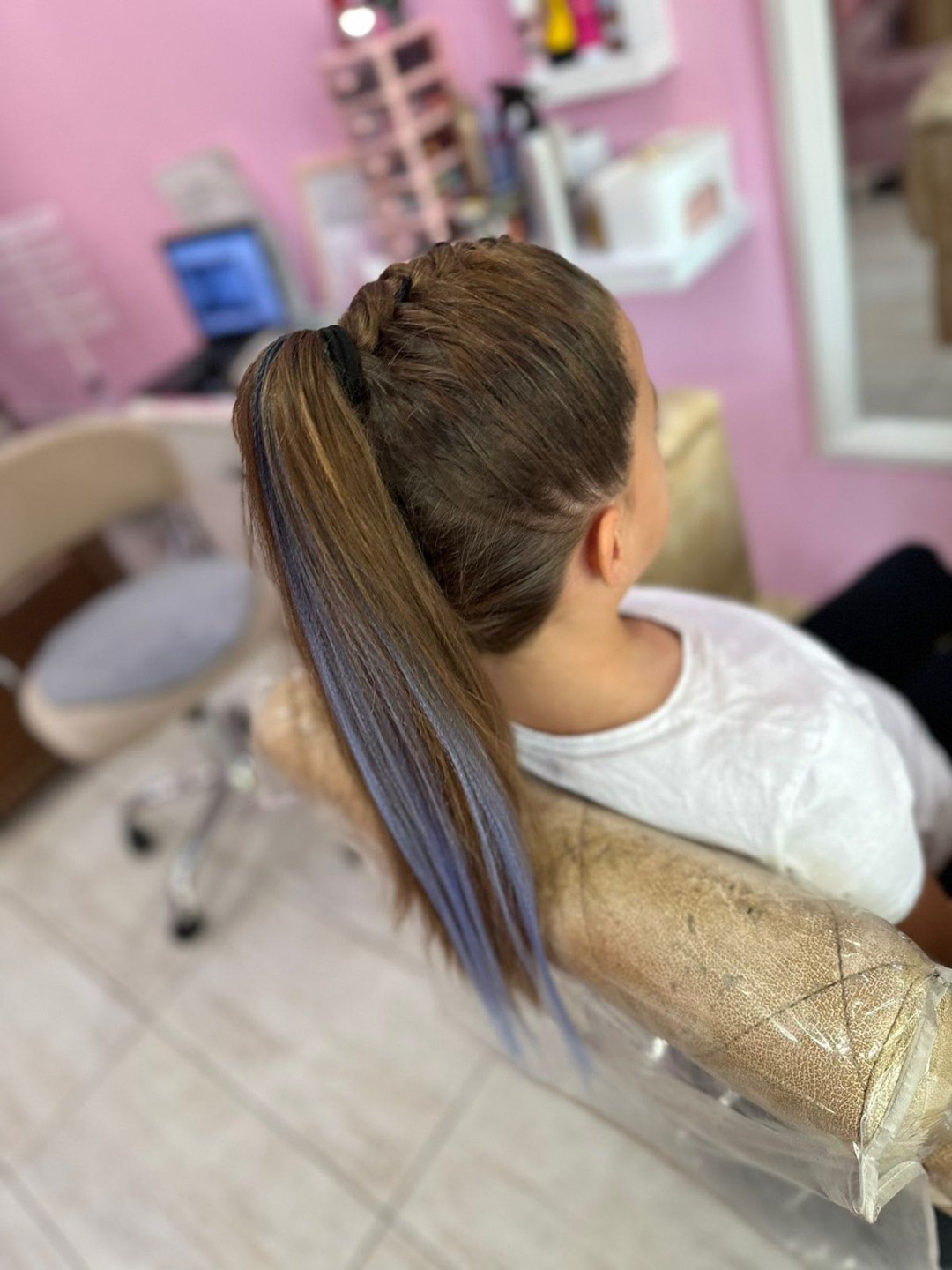 Poezija ljepote #sarajevo Pletenice, kike, punđe Pletenica - jedna