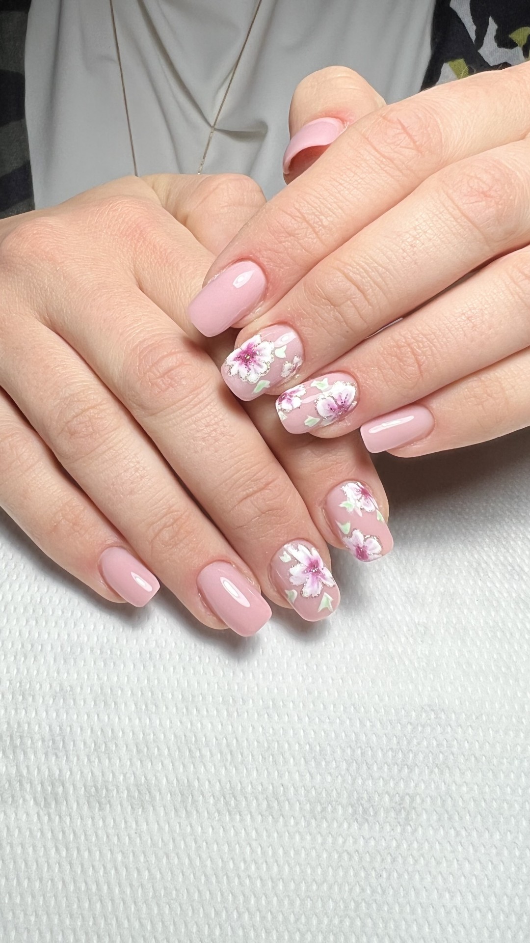 La Crème Beauty Studio #sarajevo Izlivanje noktiju Izlivanje noktiju gelom - M dužina