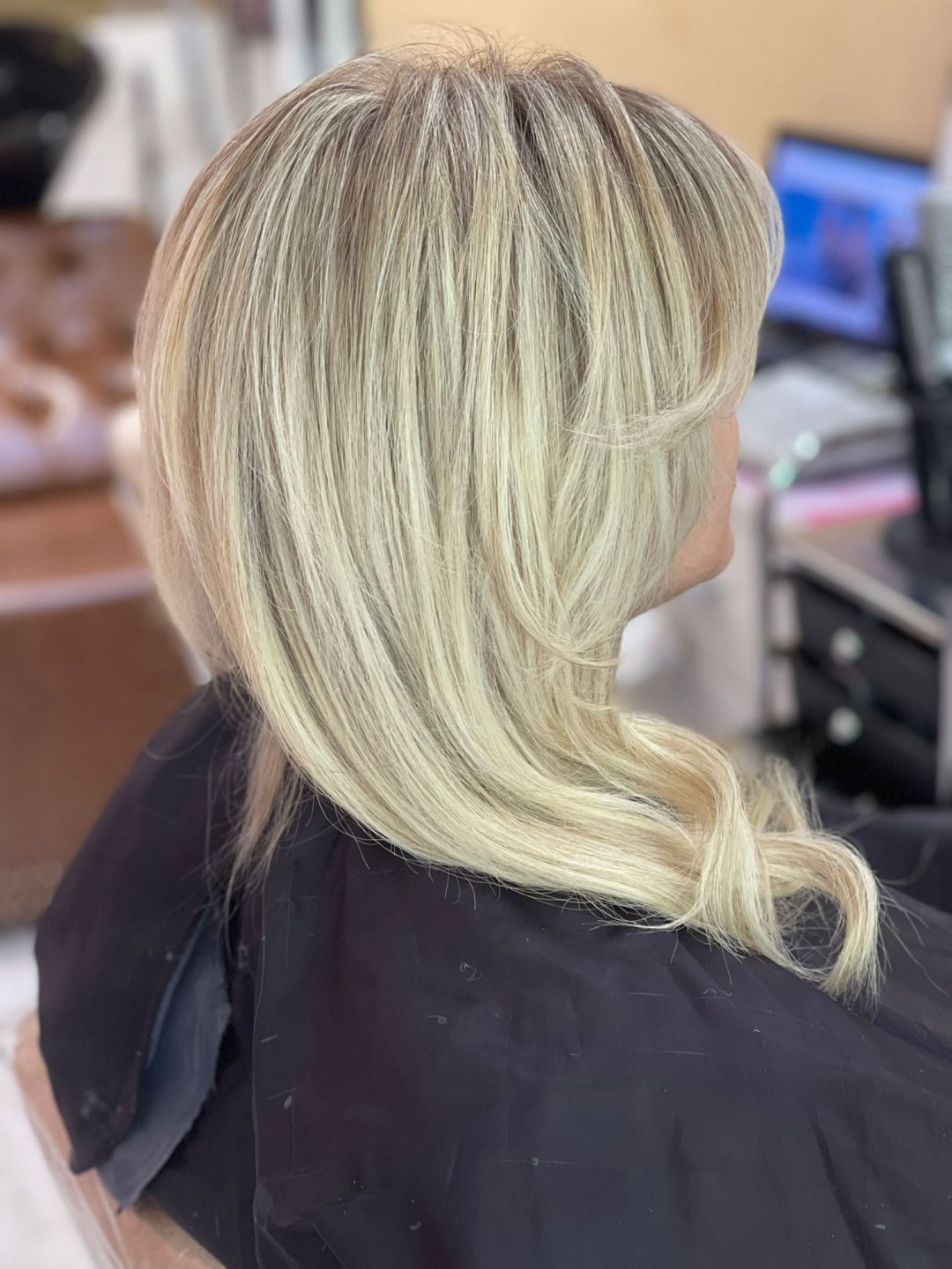 Poezija ljepote #sarajevo Pramenovi pramenovi sisanne preliv - kosa srednje dužine