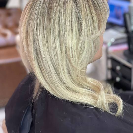 Poezija ljepote #sarajevo Pramenovi pramenovi sisanne preliv - kosa srednje dužine