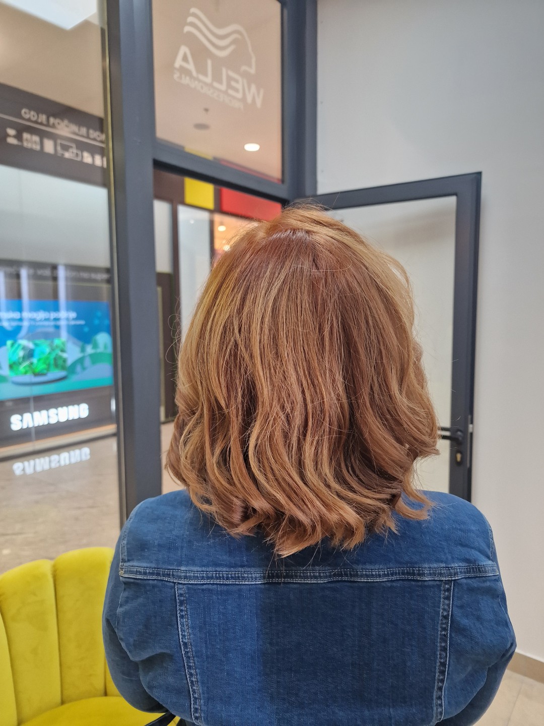 Studio Luxxe Tuzla #tuzla Farbanje kose Farbanje cijele dužine + feniranje - kosa srednje dužine