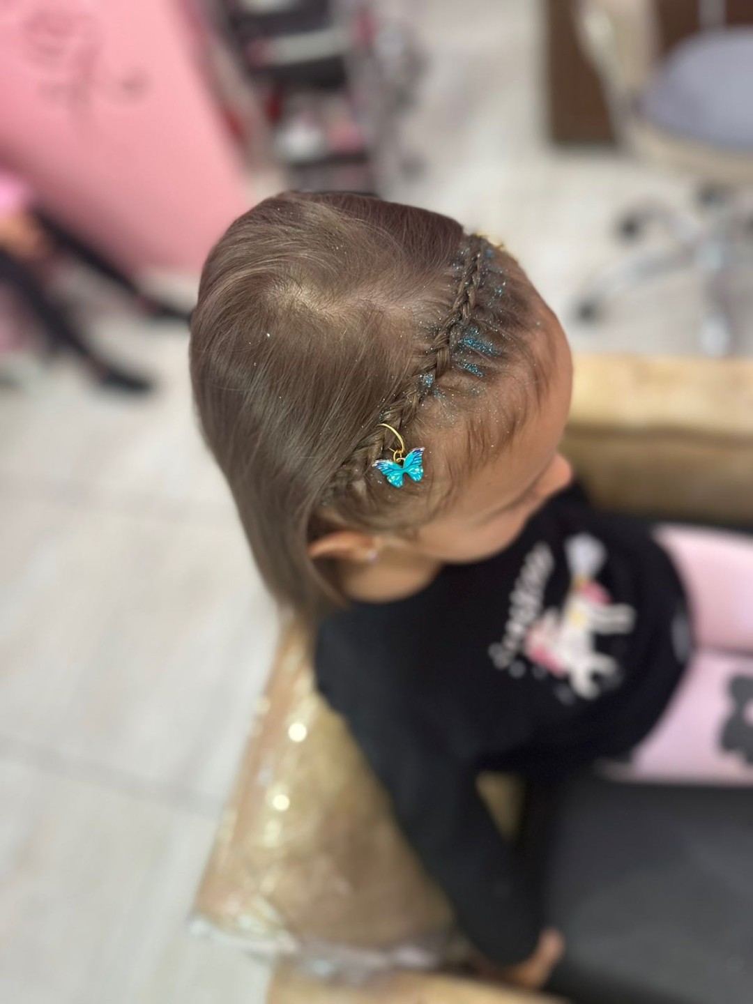 Poezija ljepote #sarajevo Pletenice, kike, punđe Pletenica - jedna