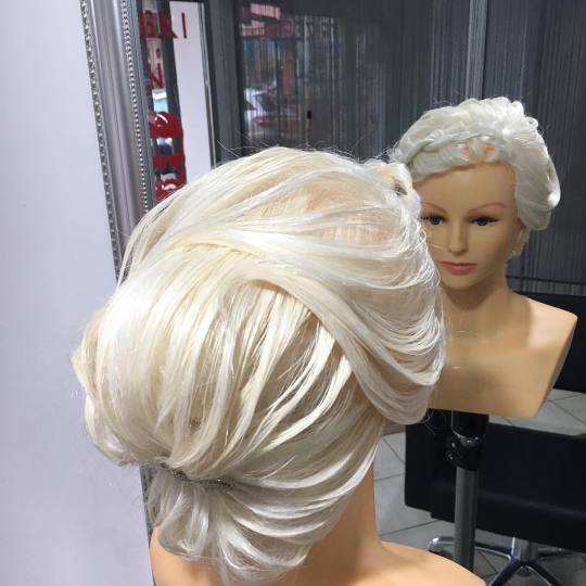 Frisco #sarajevo Svečane i frizure za svadbu Svečana frizura složena - kratka kosa