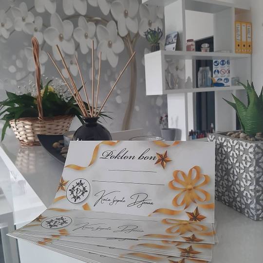 Kuća ljepote Djenna #sarajevo Estetski pedikir Callux pedikir Poklon predstavlja znak pažnje, izaz