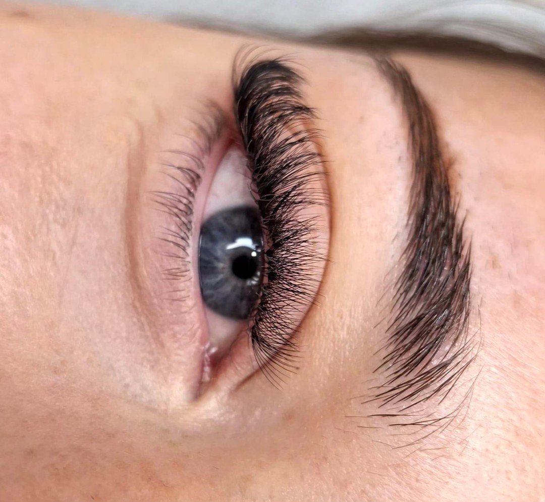 Poezija ljepote #sarajevo Nadogradnja trepavica Nadogradnja trepavica - ruski volumen