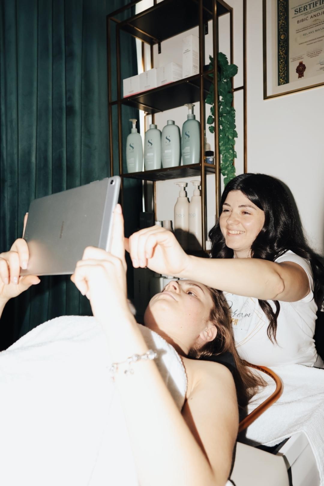 Analiza vlasišta - Dream Spa & Beauty, Banja Luka Analiza kože i savjetovanje Lice Analiza kože i savjetovanje, Banja Luka, Centar