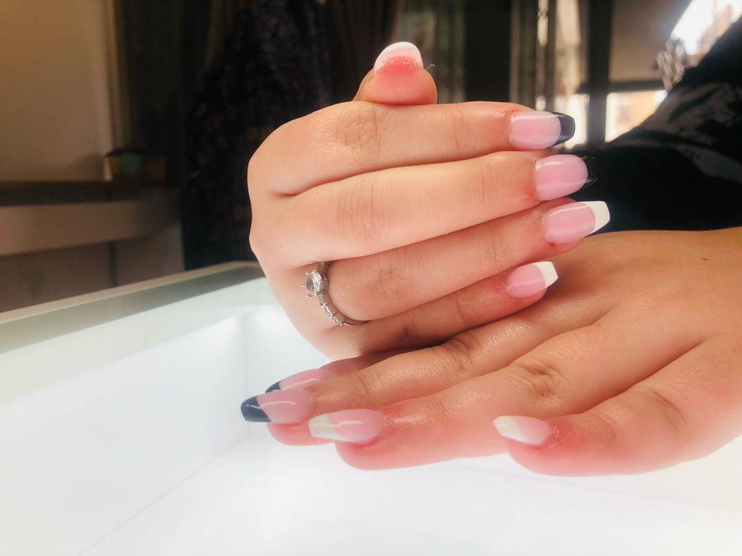 SD Nail Studio #sarajevo Nadogradnja noktiju Nadogradnja noktiju tipsama + french / ukras