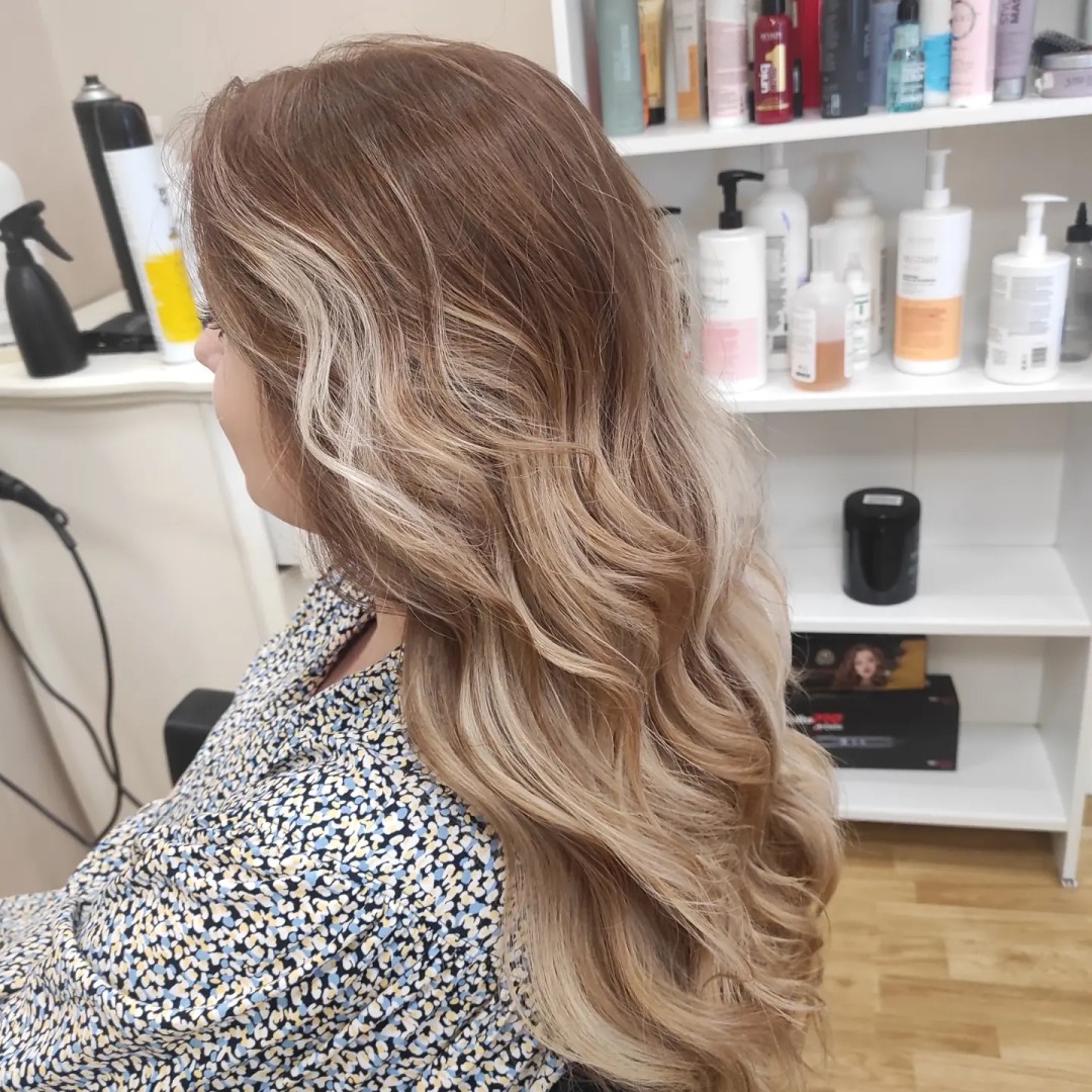 Farbanje izrastka - ekstra duga kosa - Hair Station, Sarajevo Farbanje kose Frizerski saloni Farbanje kose, Sarajevo, Novo Sarajevo - Novi Grad