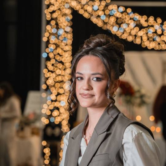 Aida #sarajevo Berberin Svečana frizura + profesionalno šminkanje