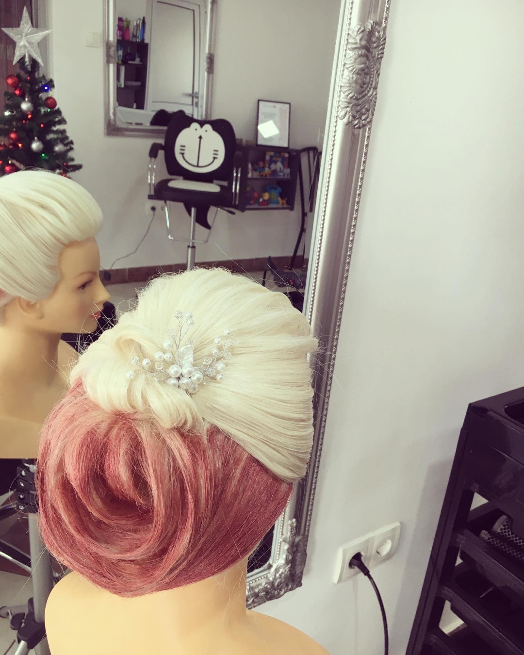 Svečana frizura složena - kratka kosa - Frisco, Sarajevo Svečane i frizure za svadbu Frizerski saloni Svečane i frizure za svadbu, Sarajevo, Centar - Stari Grad