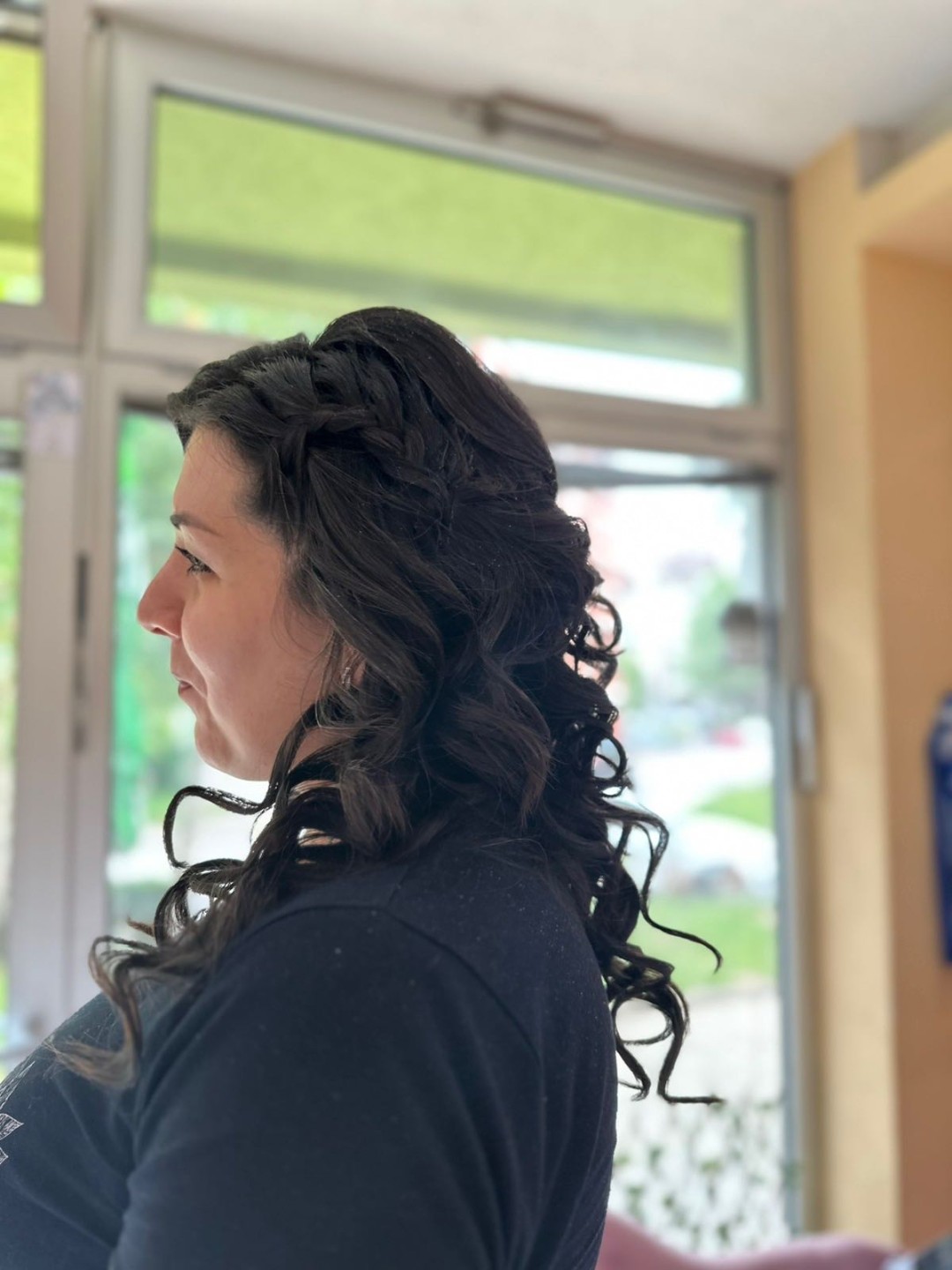 Poezija ljepote #sarajevo Svečane i frizure za svadbu Svečana frizura - duga kosa