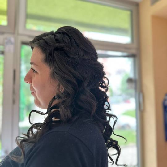 Poezija ljepote #sarajevo Svečane i frizure za svadbu Svečana frizura - duga kosa