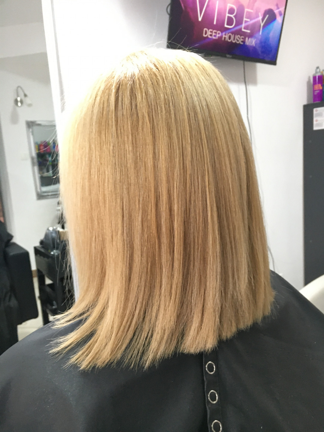 Žensko šišanje - kosa srednje dužine - Frisco, Sarajevo Žensko šišanje Frizerski saloni Žensko šišanje, Sarajevo, Centar - Stari Grad