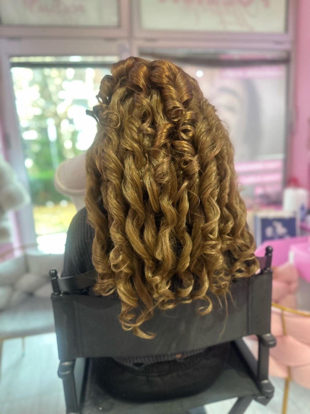 Poezija ljepote #sarajevo Svečane i frizure za svadbu Svečana frizura - duga kosa