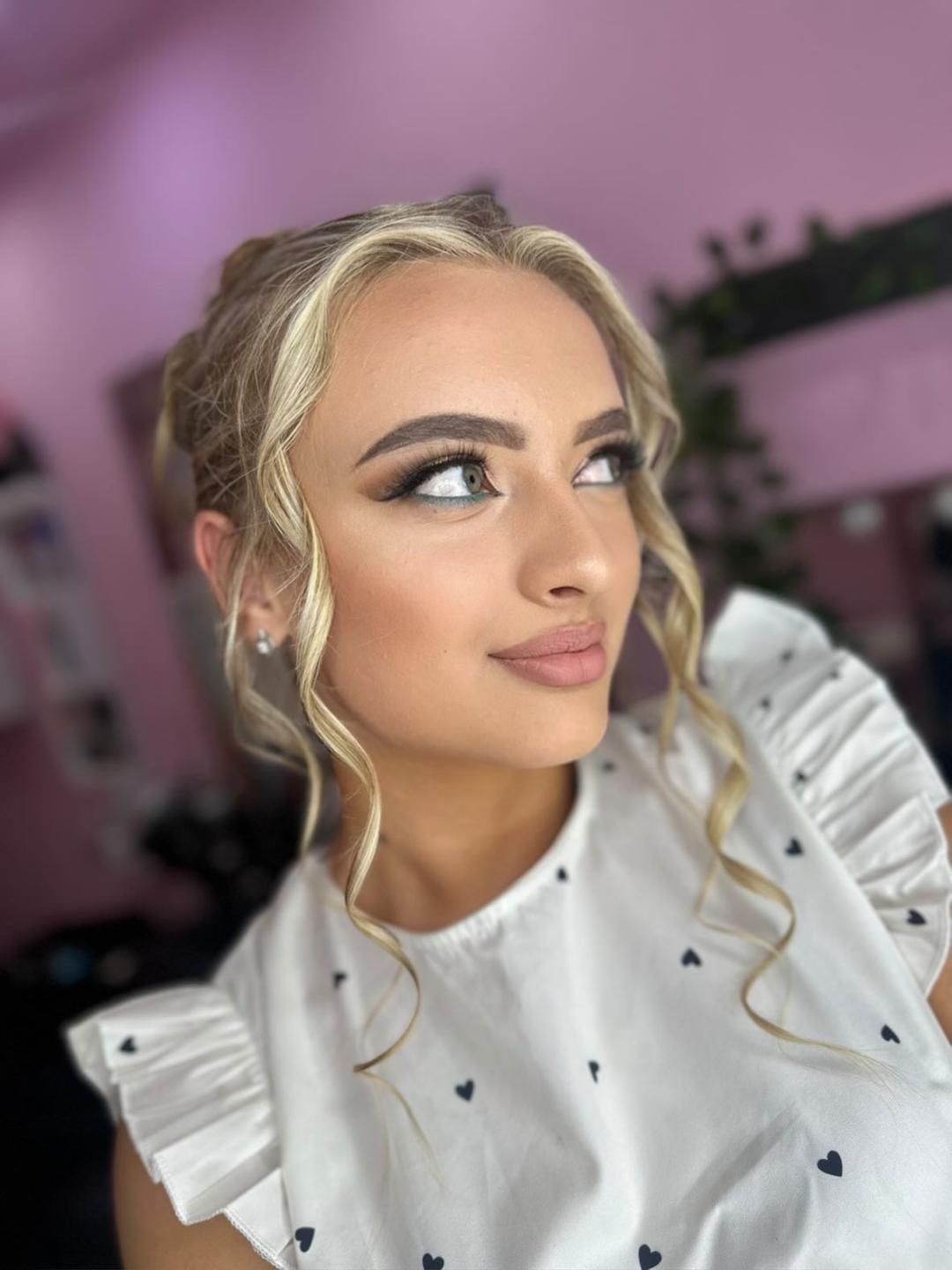 Profesionalno šminkanje - svečana šminka - Poezija ljepote, Sarajevo Make-up / šminkanje Lice Make-up / šminkanje, Sarajevo, Novo Sarajevo - Novi Grad