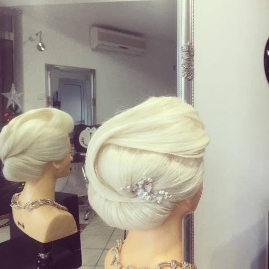 Frisco #sarajevo Svečane i frizure za svadbu Svečana frizura složena - kratka kosa