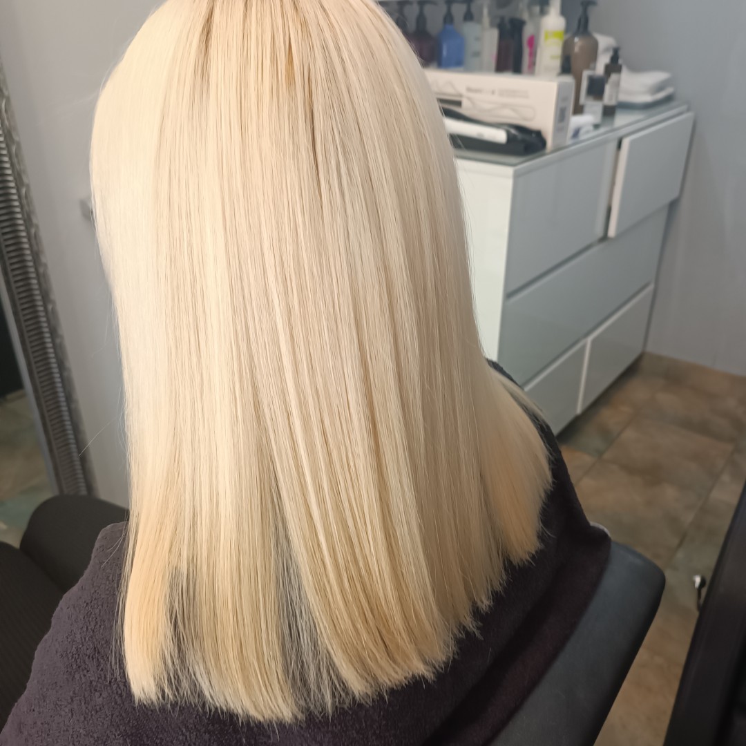 Absolute Repair Molecular L'Oreal tretman kose - od mene gratis usluga feniranja - Hair Care Studio, Mostar Muško šišanje Muški frizeri Muško šišanje, Mostar, Centar