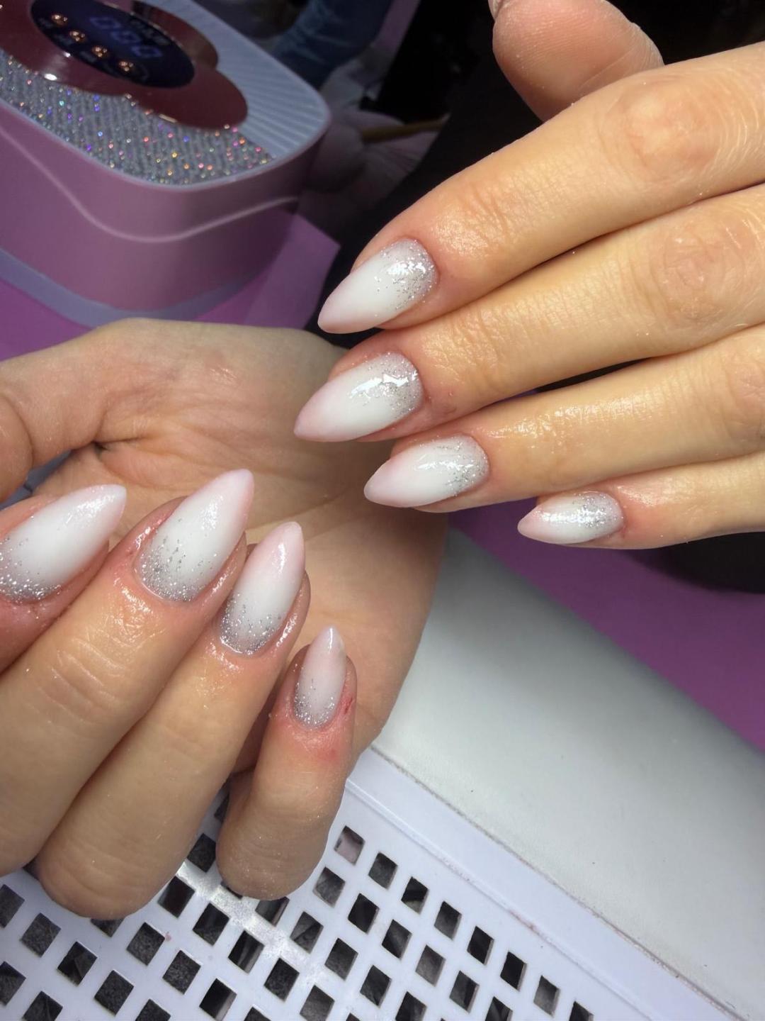 Poezija ljepote #sarajevo Ojačavanje noktiju Gel na prirodne nokte - boja