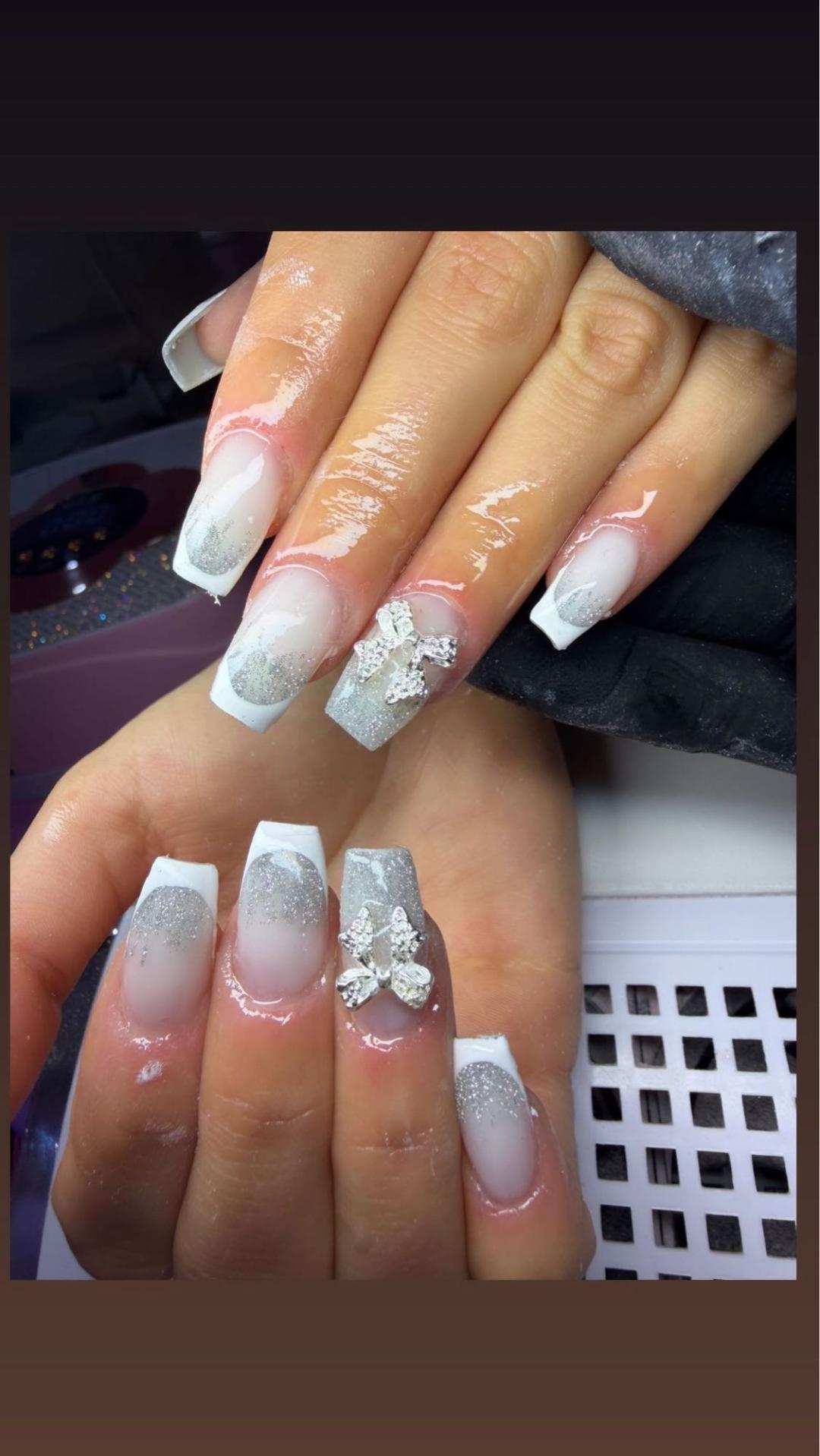 Poezija ljepote #sarajevo Nadogradnja noktiju Nadogradnja noktiju tipsama - french / ombre