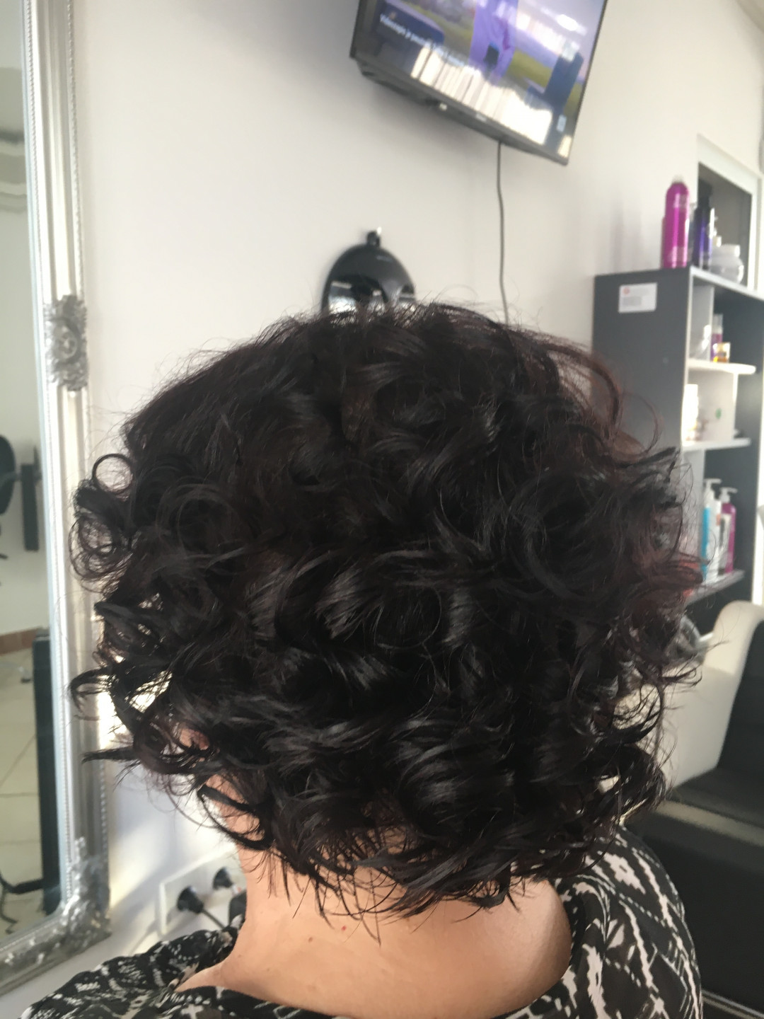 Lokne na figaro - paž / kosa srednje dužine - Frisco, Sarajevo Svečane i frizure za svadbu Frizerski saloni Svečane i frizure za svadbu, Sarajevo, Centar - Stari Grad