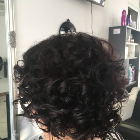 Frisco #sarajevo Svečane i frizure za svadbu Lokne na figaro - paž / kosa srednje dužine