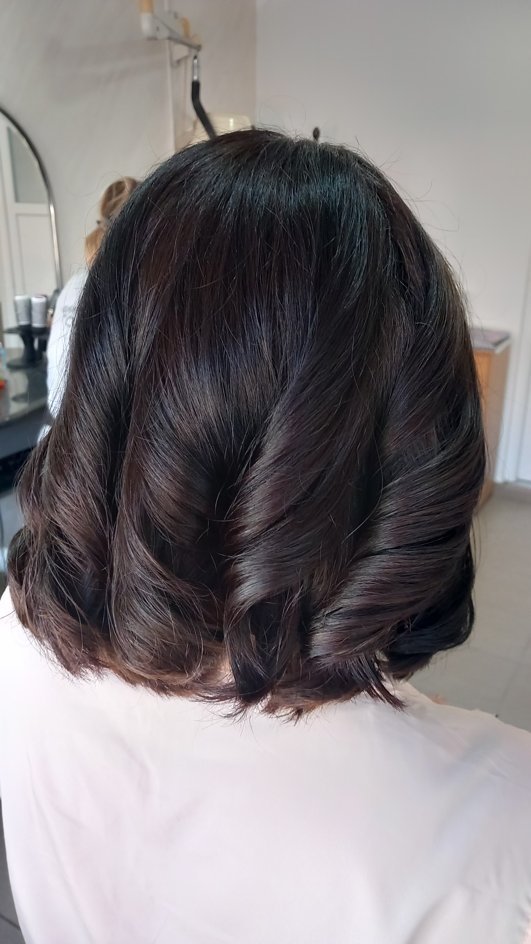 Snježana #sarajevo Feniranje i stilizovanje Feniranje na talase - kosa srednje dužine