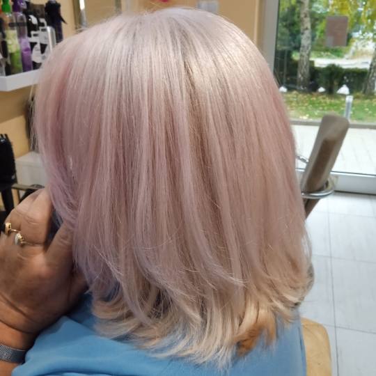 Poezija ljepote #sarajevo Farbanje kose Preliv - kosa srednje dužine