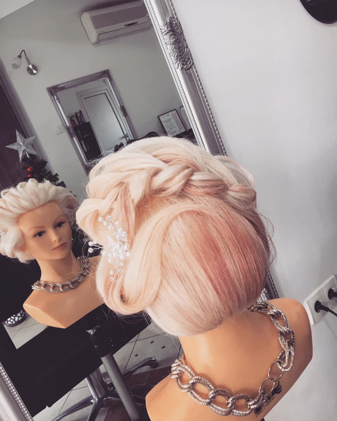 Svečana frizura složena - kratka kosa - Frisco, Sarajevo Svečane i frizure za svadbu Frizerski saloni Svečane i frizure za svadbu, Sarajevo, Centar - Stari Grad