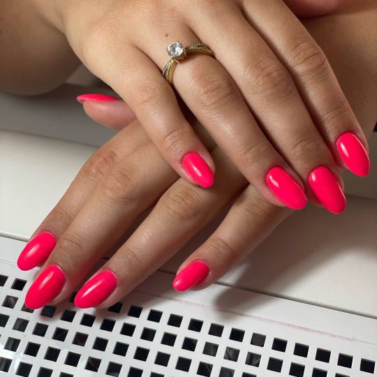 Shine #sarajevo Manikir Kombinovana manikura + geliranje prirodnih noktiju