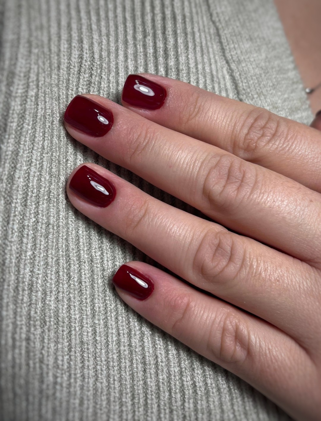 Lovely Em salon & head spa #sarajevo Ojačavanje noktiju Trajni lak/gel/rubber baza - S dužina