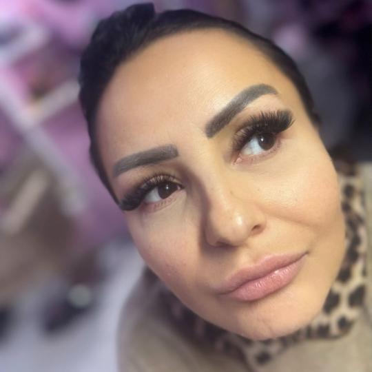 Poezija ljepote #sarajevo Nadogradnja trepavica Nadogradnja trepavica - mega volumen