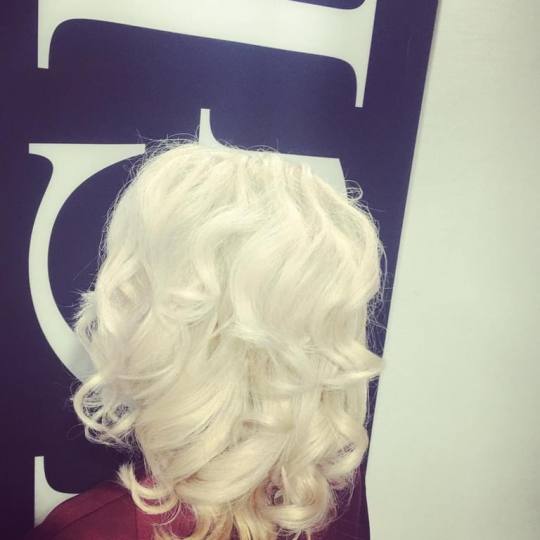 Frisco #sarajevo Svečane i frizure za svadbu Svečana frizura jednostavna - kratka kosa