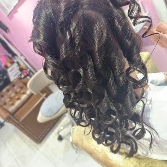 Poezija ljepote #sarajevo Farbanje kose Farbanje izrastka + žensko šišanje + feniranje na ravno -