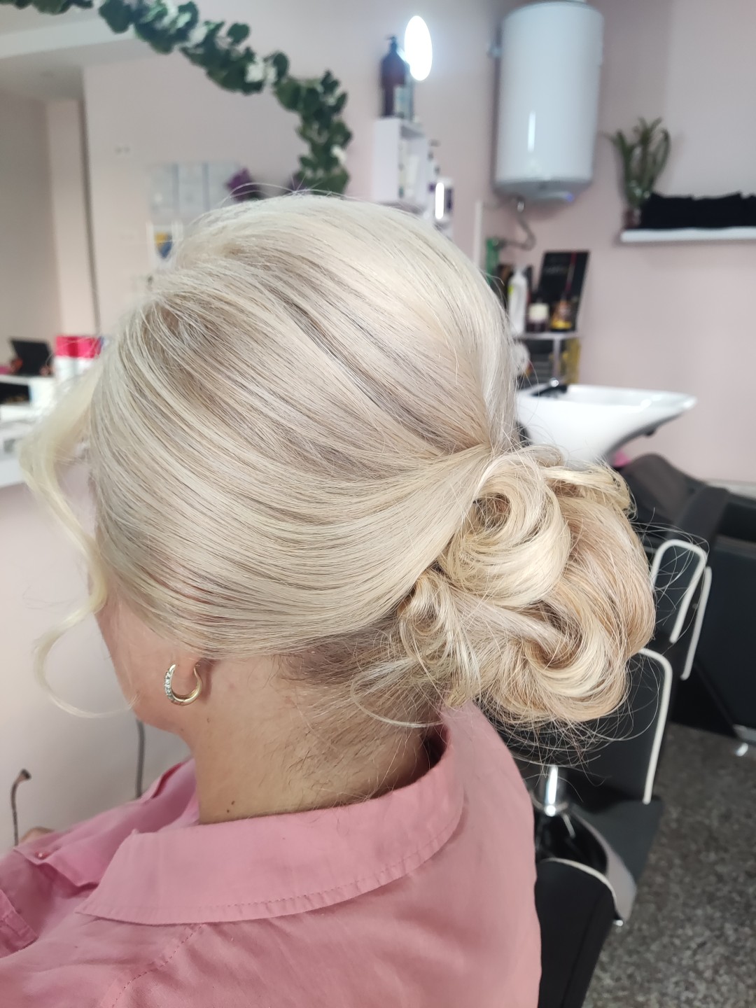 L'Amour beauty studio #sarajevo Svečane i frizure za svadbu Svečana frizura - kosa srednje dužine