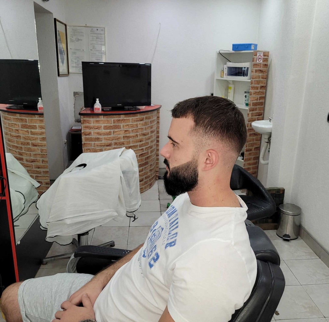 Barber shop Colucci #sarajevo Muško šišanje Muško šišanje fade + pranje kose + oblikovanje brade + farbanje brade