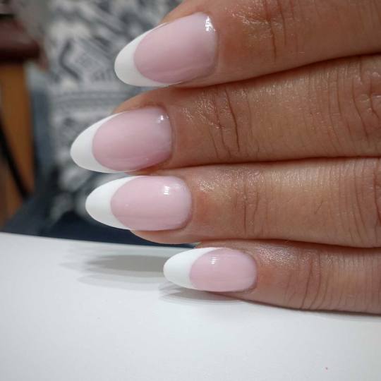 Lovely Em salon & head spa #sarajevo Ojačavanje noktiju Trajni lak/gel/rubber baza - M dužina