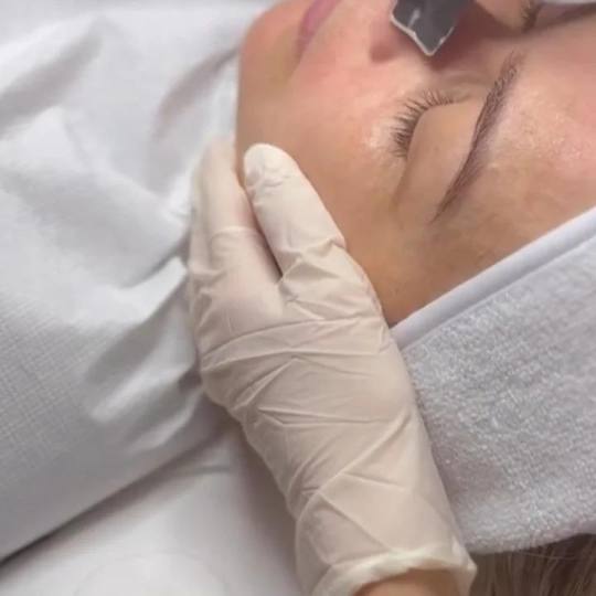 Poezija ljepote #sarajevo Farbanje kose Čišćenje lica + zlatne srebrne niti + maska + masaža